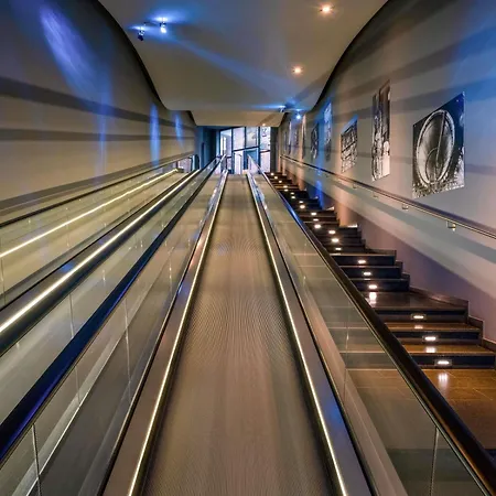 Mövenpick Hotel Hamburg-2